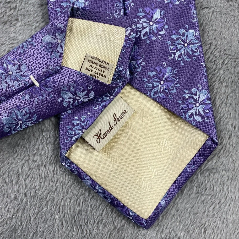 Tommy Bahama Tie Men OS Purple Floral Jacquard 100% Silk Made in Italy Hand Sewn